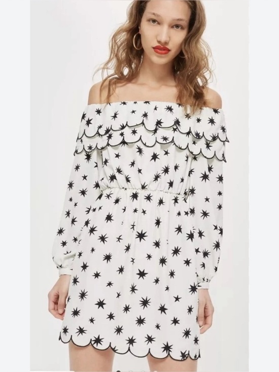 Topshop Dresses & Skirts - Topshop White Ruffle Star-Print Dress